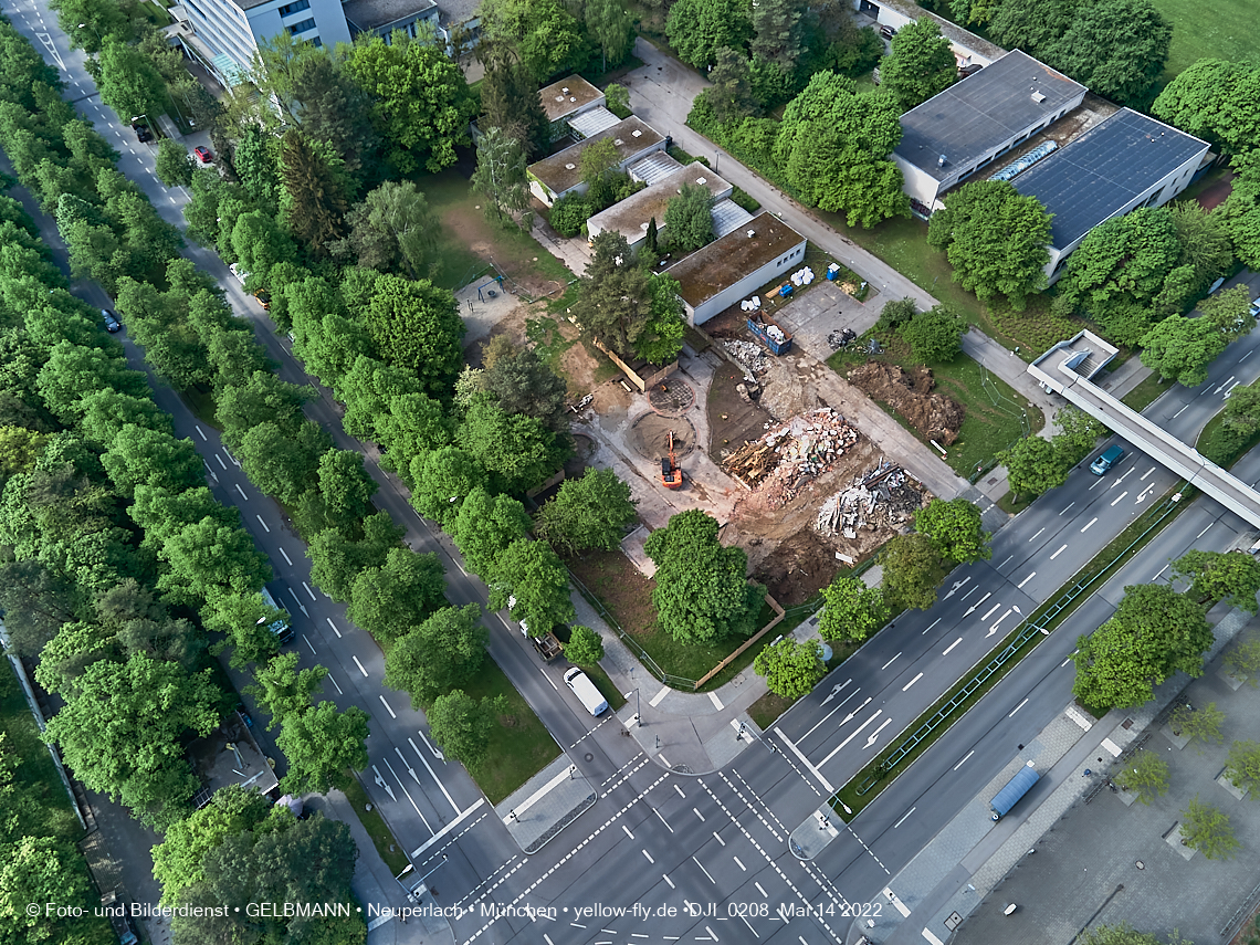 14.05.2022 - Luftbilder von der Baustelle Haus für Kinder in Neuperlach